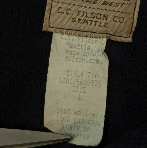 Filson • Henley Sweater 710 - Picture 14 of 14
